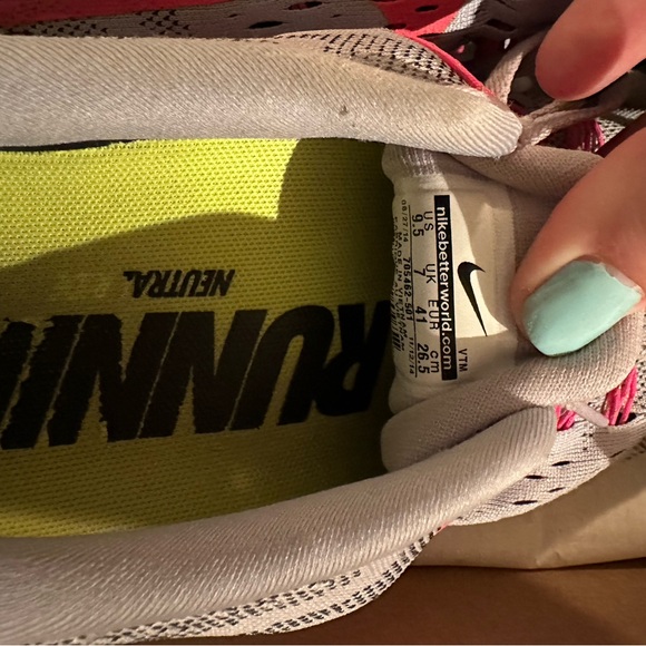 Nike sneakers - Picture 3 of 3